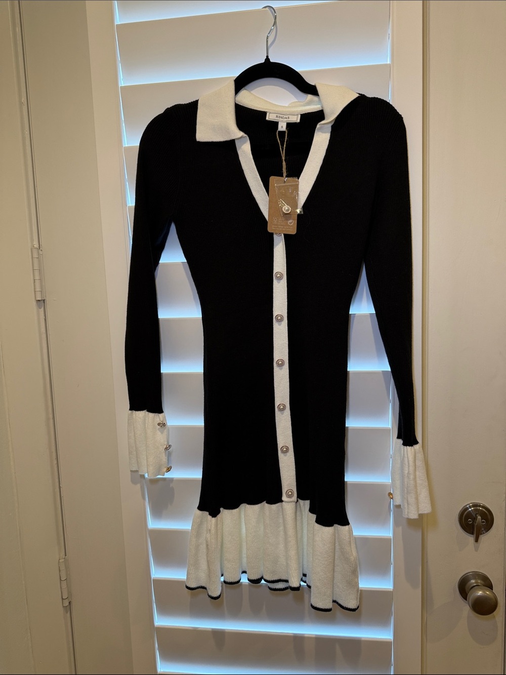 RIHOAS Black & White Long Sleeve Button-Down Knit Dress